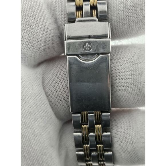 Swiss Military Vintage ’90s Ladies Day Date Quartz Watch New Battery Runs Great - Picture 6 of 11